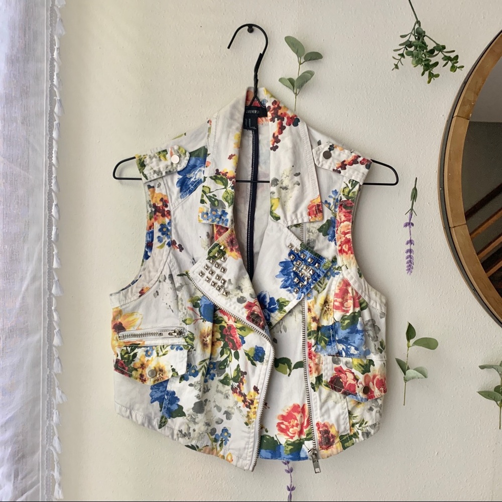 Forever 21 floral vest